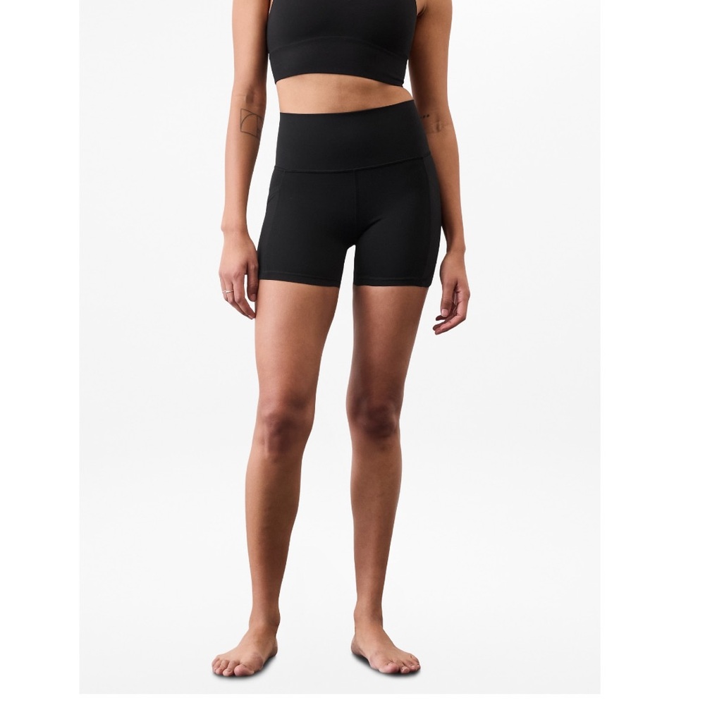 NWT Athleta Salutation Stash Pocket II 5" Short - Picture 2 of 10